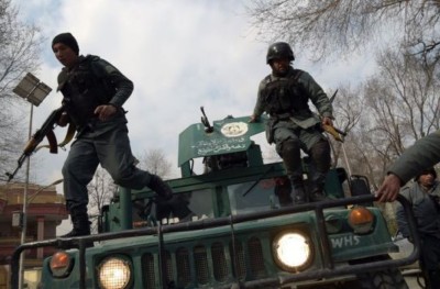 ކާބުލްގެ އެންމެ ބޮޑު އަސްކަރީ ހޮސްޕިޓަލަށް ހަމަލާދޭން ފަށައިފި