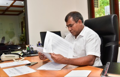 ޑރ. މައުސް: މިއީ އެހެން މީހެއް