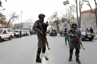 ކާބުލްގެ އެންމެ ބޮޑު އަސްކަރީ ހޮސްޕިޓަލަށް ހަމަލާދޭން ފަށައިފި