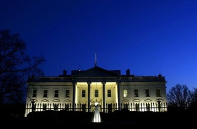 ވައިޓްހައުސްގެ ގޯތި ތެރެއަށް ވަދެ އުޅުނު މީހަކު ހައްޔަރުކޮށްފި