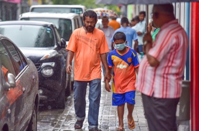 ތިނަދޫން ސްވައިން ފްލޫއަށް ޝައްކުވާ ތިން ކުއްޖަކާއި މާބަނޑު މީހަކަށް ފަރުވާ ދެނީ