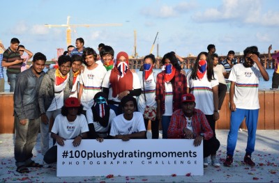 ފްލޭޝް މޮބްގެ ހަރަކާތާއެކު 100 ޕްލަސްގެ ޚާއްސަ ހަވީރެއް ބާއްވައިފި