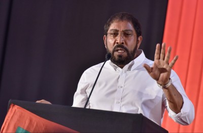 ގާސިމް މިރޭ ފުލުސް އޮފީހަށް ހާޒިރުކުރަނީ