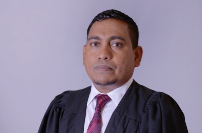 ފަނޑިޔާރު ޝުޖާއު އަށް ހަމަލާދޭން އުޅުނު މައްސަލައެއް ބަލަން ފަށައިފި