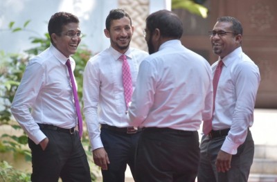ސިސްޓަމް ހަލާކުވެއްޖެ؟ ތުހުމަތު އެއް ބަޔަކު އަނެއްބައެއްގެ ބޮލަށް!