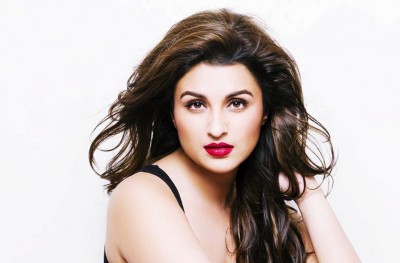 ޕަރިނީތީ ޗޯޕްޅާ މިހާރު ބޭނުން ވަނީ ޕްރޮޑިއުސަރަކަށް ވާން