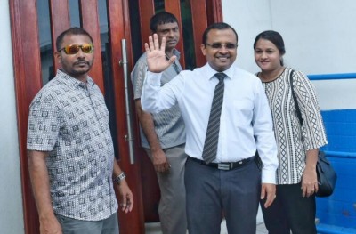 ޝަރީއަތް ނިމެންދެން ރިޔާޒް ބަންދުގައި ބަހައްޓަން ކޯޓުން އަމުރެއް ނުދިން