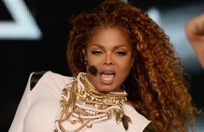 ޖެނެޓް ޖެކްސަން ސެޕްޓެމްބަރުގައި ވޯލްޑް ޓުއާއަކަށް ނުކުންނަނީ