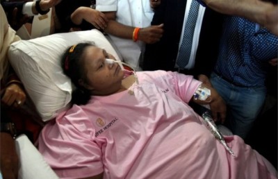 އެންމެ ބަރު މީހާ ފަރުވާ އަށް ޔޫއޭއީގައި އެޑްމިޓްކޮށްފި