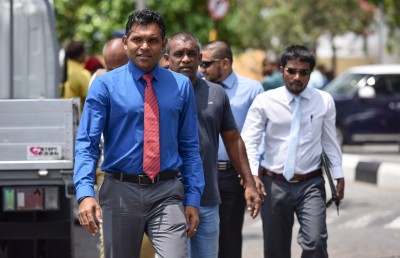 42 މެމްބަރުން ހަމަކުރަން މަސައްކަތްކުރޭތޯ ފައިސަލްއާ ސުވާލުކޮށްފި