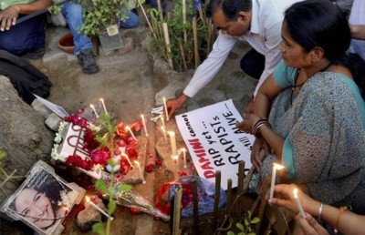 މަންމަ އަދިވެސް ހުރީ ރޭޕްކޮށް މަރާލި ދަރިފުޅުގެ އިންތިޒާރުގައި