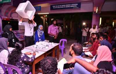 އިންތިހާބުގެ ބޮޑު މައްސަލަ: ހުރިހާ ފޮއްޓެއްގެ ވަގުތު އިތުރުކުރުން