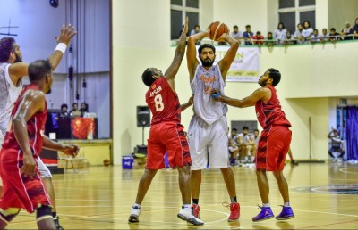 ދިވެހި ކުޅުންތެރިންނަށް އިންޑިއާ ކޯޗުގެ ތައުރީފް