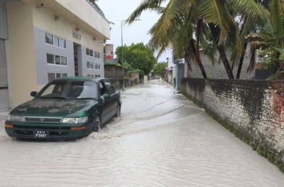 ހިތަދޫ އަށް ނަގޫރޯޅިއެއް އަރައި 12 ގެއެއްގެ ފުރާޅު އެއްލާލައިފި