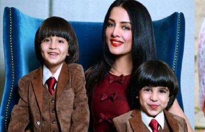 ކުރީގެ ރީތީގެ ރާނީ ސެލީނާ ޖެއިޓްލީއަށް އަނެއްކާވެސް އެއްމާބަނޑު ދެ ކުދިން