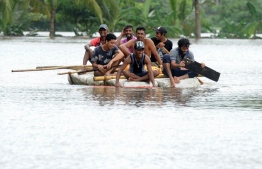 ލަންކާ ފެންބޮޑުވުމުގައި 169 މަރު، މީހުން ސަލާމަތް ކުރުމުގެ އޮޕަރޭޝަން ވަރުގަދަކޮށްފި