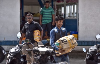 ކޮލަމް ފަސް މިނެޓް: ހުރިހާ ކަމެއް ސަރުކާރުގެ ބޮލަށް ޖަހާފައި ފުއްދާ ނުލާ!