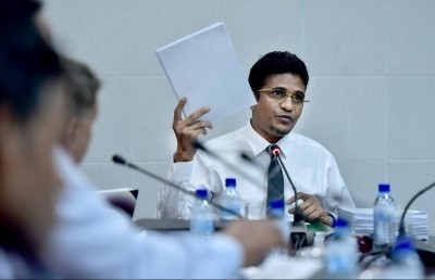 ޕެޓްރޯލާއި ޑީސަލުގެ ޑިއުޓީ ފަސް ޕަސެންޓަށް ކުޑަ ކުރަން މަޖިލީހަށް ފޮނުވައިފި