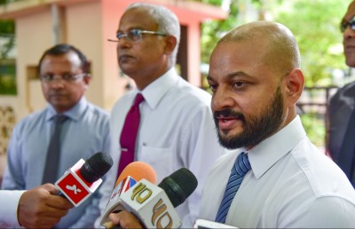 ތުހުމަތަށް އިންކާރު ކުރަން، ބިރު ދެއްކިޔަސް މަސައްކަތަށް ބަދަލެއް ނާންނާނެ: ފާރިސް