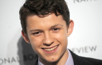 ޓޮމް ހޮލަންޑްގެ ހުވެފަނަކީ ޑައިރެކްޓަކަށްވުން