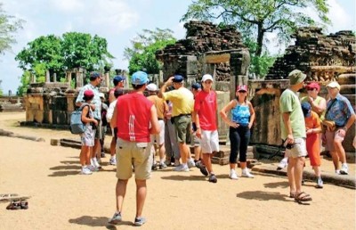 އަހަރު ދެބައިވިި އިރު ލަންކާ އަށް މިލިއަނަކަށް ވުރެ ގިނަ ޓޫރިސްޓުން