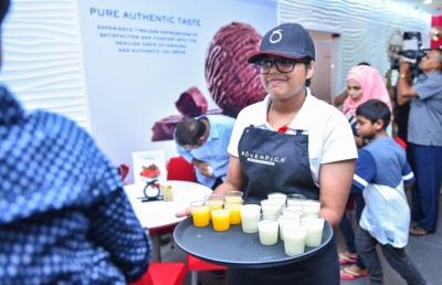 މޫވެންޕިކްގެ ކަސްޓަމަރުންނަށް ސޯޝަލް މީޑިއާގެ ފޭކް އެކައުންޓްތަކުން އޮޅުވާލަނީ