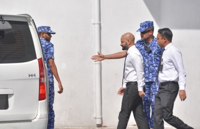 ފާރިސް ދޫނިދުއަށް ގެންގޮސްފި