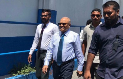 ފާރިސްގެ ޝަރީއަތަށް މައުމޫން ވަޑައިގެންފި
