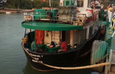 މެލޭޝިއާއިން ފުރައިގެން އަންނަން އުޅުނު ބޯޓެއްގައި ތިބި 17 މީހަކު ހިފަހައްޓައިފި