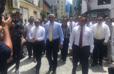 ފުލުހުން މަޖިލިހުގެ އިދާރާ އަށް ވަދެ ގަދަކަމުން މެމްބަރުން ނެރެފި