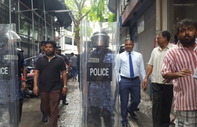 ފުލުހުން މަޖިލިހުގެ އިދާރާ އަށް ވަދެ ގަދަކަމުން މެމްބަރުން ނެރެފި