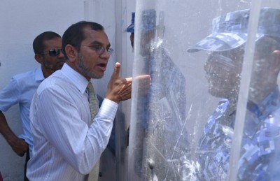 ފުލުހުން މަޖިލިހުގެ އިދާރާ އަށް ވަދެ ގަދަކަމުން މެމްބަރުން ނެރެފި