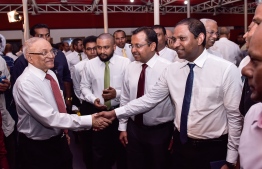 ޝަހުސް އޮޅުވާލީ ފާރިސްއެއް ނޫން، ޕީޕީއެމް ހައިޖެކްކުރި ޕީއޭ މީހުން: މައުމޫން