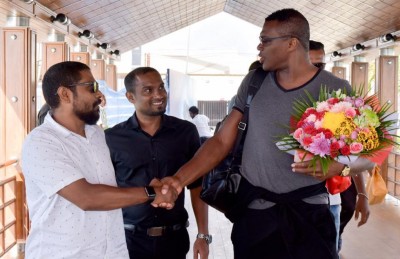 ޑެސައިލީއާ އެކު ރާއްޖޭގެ އެންމެ ބޮޑު ލީގު ހުޅުވުމުން މިރޭ!