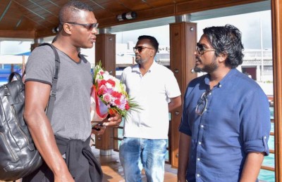 ޑެސައިލީއާ އެކު ރާއްޖޭގެ އެންމެ ބޮޑު ލީގު ހުޅުވުމުން މިރޭ!