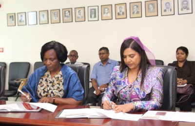 ކުޑަކުދިންނާއި ޒުވާނުންނާ ގުޅޭ އެއްބަސްވުމެއްގައި ސަރުކާރުން ޔުނިސެފާ އެކު ސޮއިކޮށްފި