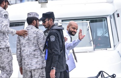 ފާރިސްގެ ޝަރީއަތް ވަގުތީ ގޮތުން މަޑުޖައްސާލެވެން ނެތް ކަމަށް ނިންމައިފި