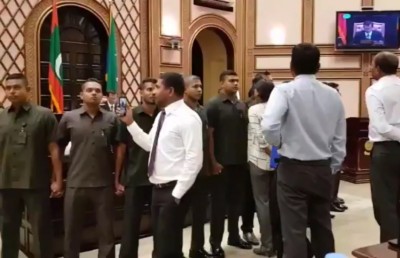 އެންމެ 11 ޖަލްސާ، މަޖިލިސް އަނެއްކާ ވެސް ޗުއްޓީއަކަށް