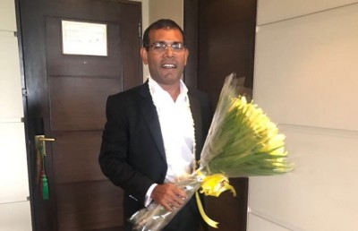ނަޝީދު އިންޑިއާ އަށް ވަޑައިގެންފި