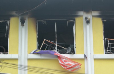 މެލޭޝިއާގެ ސްކޫލެއްގައި އަލިފާން ރޯވެ 23 ކުދިން މަރުވެއްޖެ