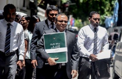 ވަކީލުންގެ ސަސްޕެންޝަނަށް ޔޫކޭ އާއި ކެނެޑާއިން ފާޑު ކިޔައިފި