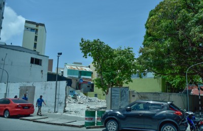 ދަންޑަހެލުގޭގައި ހަދާފައި ހުރި ގަރާޖު ހުސްކުރުން ފަސް ކުރަން އަމުރުކޮށްދެވޭކަށް ނެތް: ކޯޓު