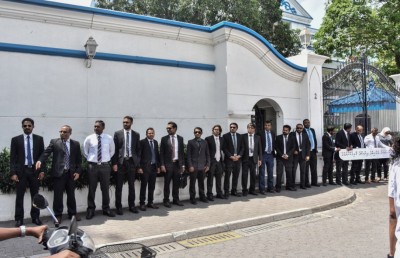 ސުޕްރީމް ކޯޓަށް ހުށަހެޅި ޕެޓިޝަނާ ގުޅިގެން 54 ވަކީލުން ސަސްޕެންޑްކޮށްފި