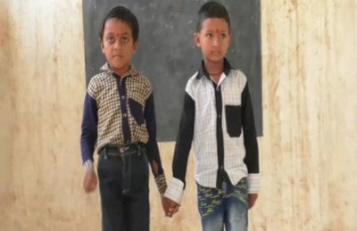 ލެޕަޑެއްގެ ކިބައިން ކުއްޖަކު ސަލާމަތްކުރީ ކުޑަ ކުއްޖެއް