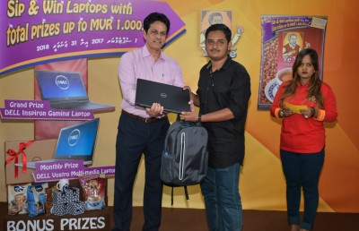 ޔޭޔޭ ކޮފީގެ "ސިޕް އެންޑް ވިން" ޕްރޮމޯޝަންގެ ފުރަތަމަ ބުރުގެ ނަސީބުވެރިންނަށް ލެޕްޓޮޕް ދީފި