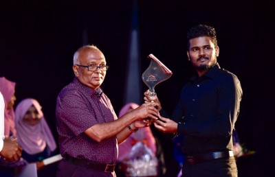 ނޫސްވެރިކަމުގެ ގިނަ އެވޯޑުތައް "މިހާރު"އަށް