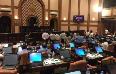 މަޖިލީހުގެ "ބޮޑު ފާރު"ގެ މޭސްތިރިއަކީ ރީކޯ މޫސަ