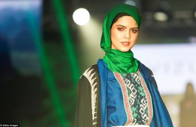 ނިވާކަން ބޮޑު ހެދުންތަކުގެ ފެސްޓިވަލެއް