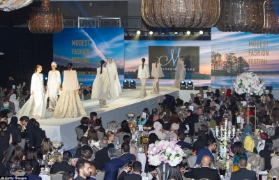 ނިވާކަން ބޮޑު ހެދުންތަކުގެ ފެސްޓިވަލެއް