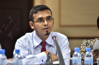 އެސްއީޒެޑުން ލިބެން އޮތް 500 މިލިއަން ރުފިޔާ ވަނީ މަޑުޖެހިފައި: މުނައްވަރު